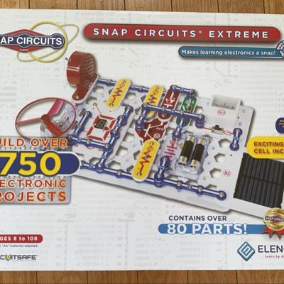 Brand New Elenco Snap Circuits Extreme 