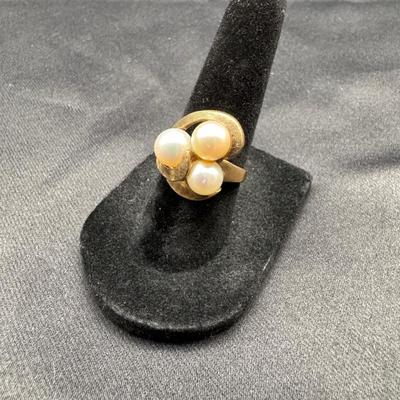 10K Yellow Gold Ring with 3 Cultured Pearls | Size 6 | Total Weight 7.25g