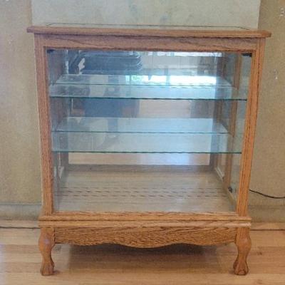 Glass Display Cabinet with Wood Frame and Curved Legs | 3 Shelves, Ideal for Collectibles