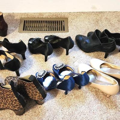 Petite Ladies Heels, Pumps, Bootlets And More! - Nine West, Badgley Mischka...