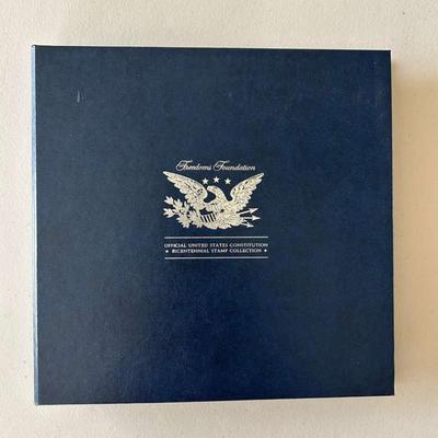 KKT281- Freedoms Foundation Bicentennial Stamp Collection in Folder