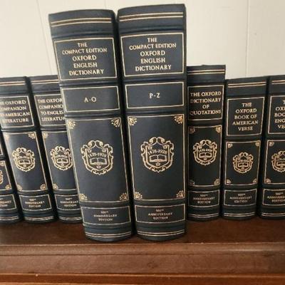 KKT185 - Limited Edition of The Oxford English Dictionary Multi-Volume Set w/Stand