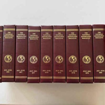 KKT276 National Geographic Magazines with Slipcases (1976-1980)