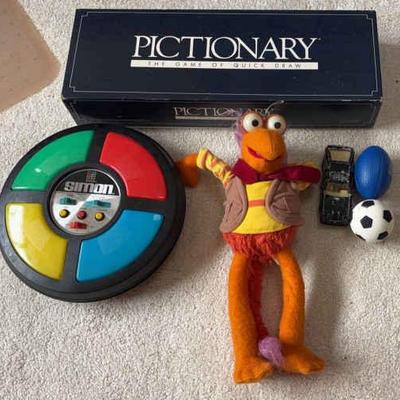 KKT298-Miscellaneous Toys and Games Set - Original Simon & More