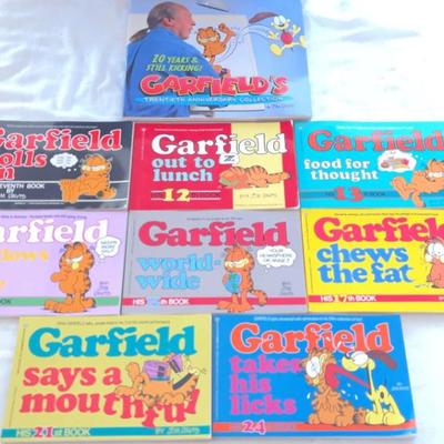 KKT350 - Nine Collectible Garfield Comic Books