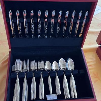 KKT063-60pc. Cutco Stainless Steel Flatware Set 1 of 2 