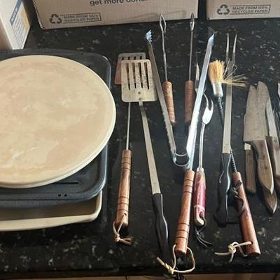 KKT466 Grilling Utensils + Knives, Pizza Stones, Baking Pans