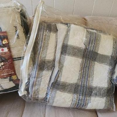 KKT016 - Trio of Comforters