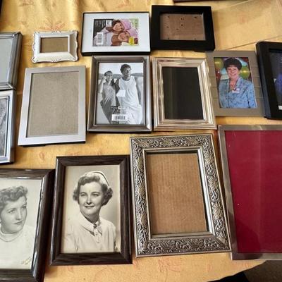 KKT072- Eclectic Picture Frame Collection – 15 Frames for Photos, Art & Memories 