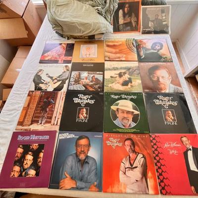 KKT331 - Vintage Bob Dylan, Roger Whittaker, Dan Folgeberg Vinyl Record Albums
