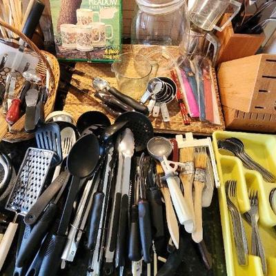 KKT391 - Kitchen Utensils and More