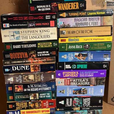 KKT261 - Thirty-Three Sci-Fi & More Collectible Vintage Paperback Books by Various Authors
