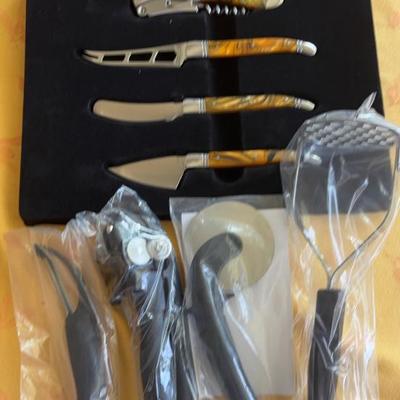 KKT075-Kitchen and Cutco tool set
