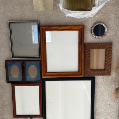 KKT280 - Assorted Set of Frames