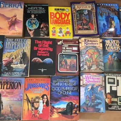 KKT243 - Nineteen Collectible Vintage Sci-Fi Paperback Books by Various Authors