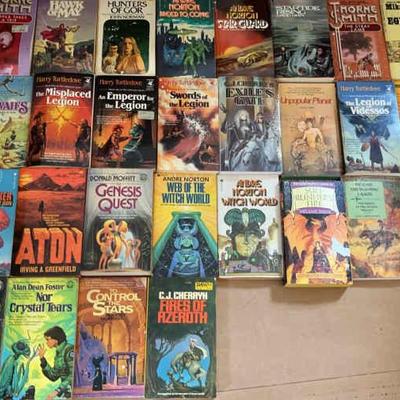 KKT209 - Twenty-Eight Collectible Vintage Sci-Fi Paperback Books by Various Authors