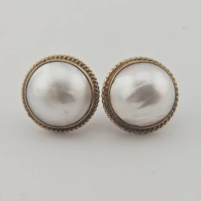 14k Gold 11mm Pearl Stud Earrings 