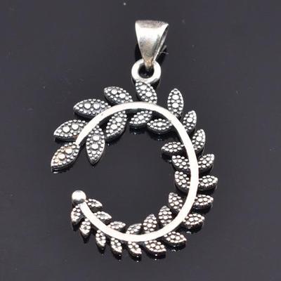 Sterling Silver Leafy Vine Pendant