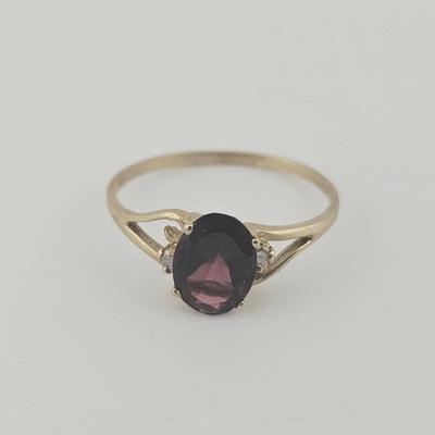 10k Gold 1.25 Carat Garnet & Diamond Ring