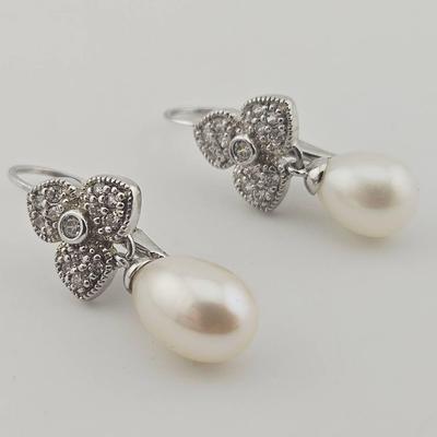 Sterling Silver Fresh Water Peal Dangle Earrings 
