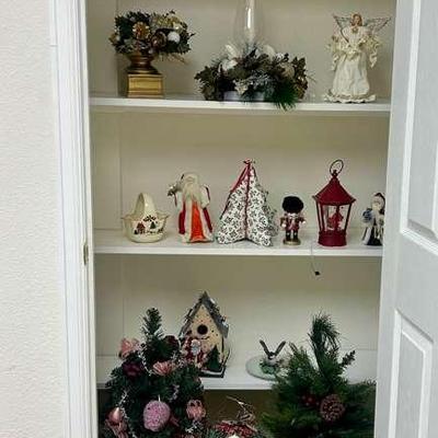 Assortment Of Christmas Items 