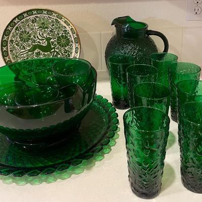 Green Entertaining Dishes