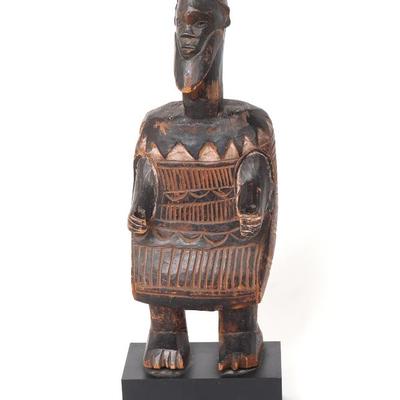 Lot 376 zulu male statuette