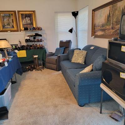 Sale Photo Thumbnail #8: Sofa, lift chair, men's shoes, microwaves