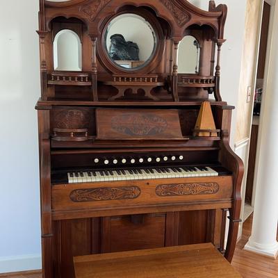 Estey Pump Organ