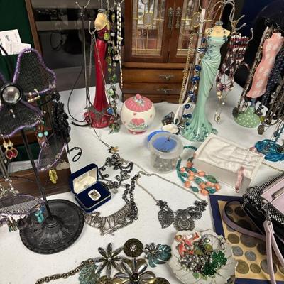 Sale Photo Thumbnail #4