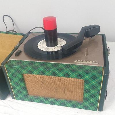 Cresent 1956 45 Record Player. With Groovey Star Wars 45.Tested Working.  Needle Missing Auto Drop
