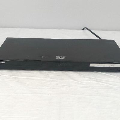 Samsung 3D Blu-ray BD-C5900. No Remote. Powers On. Not Fully Tested
