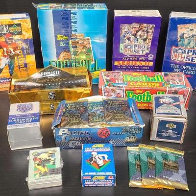 Topps, Pinnacle, Upper Deck & NFL Pro Set Football Card Collection