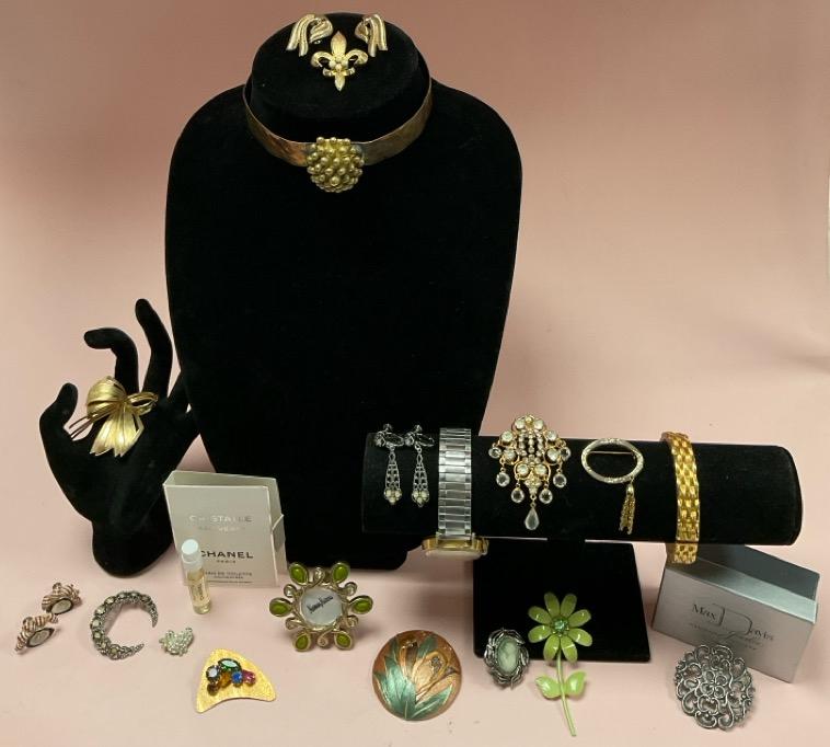 Sale Photo Thumbnail #19