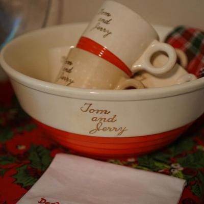 Vintage Tom and Jerry bowl and cups. 