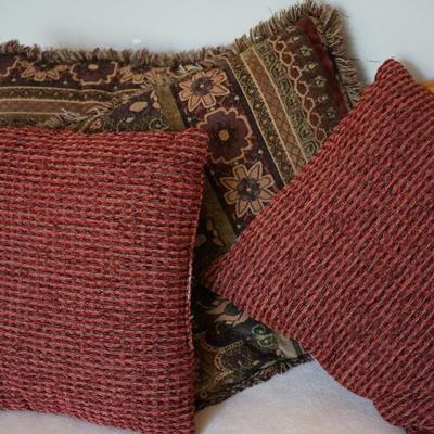 Many decorative pillows of all styles. good clean conditon. 