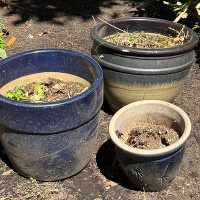 Ceramic pots