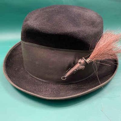 Dark green hat with satin band
