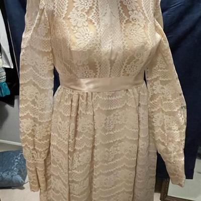 Here comes the ivory lace dress