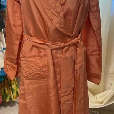 Silky qulited pink robe