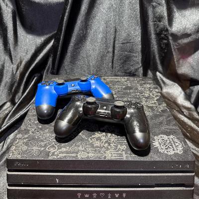 Playstation4 With Cntrollers 