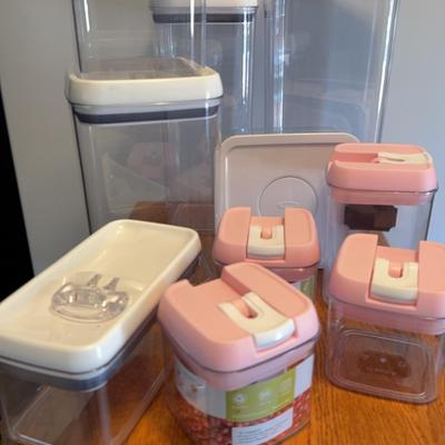 Assorted Vacuum Seal Containers 