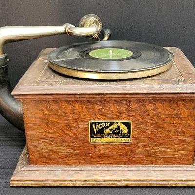 Victor Talking Machine (WH8)
