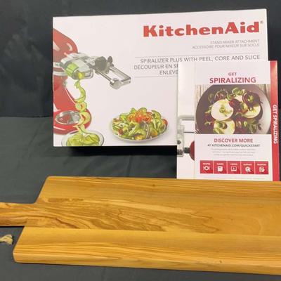KitchenAid Spiralizer Attachment & Wooden Cutting Board