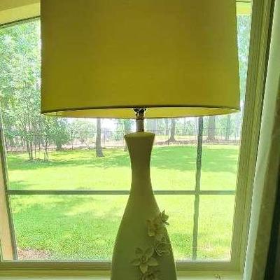 Sculptured Floured Lamp 