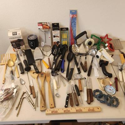Huge Lot of Kitchen Utensils, Some Vintage - Oneida, Wilkinson, Robinson, Frontier ++
