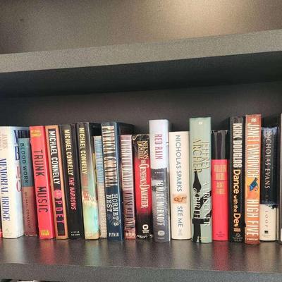 25 Novels - Michael Connelly, Nicholas Sparks, Patricia Cornwell, Jeffrey Archer