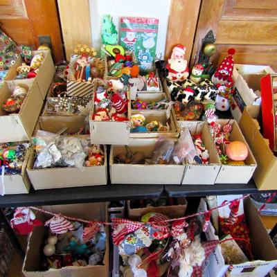 Sale Photo Thumbnail #274: Vintage Xmas