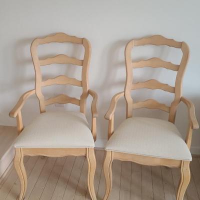(LR237) Set Of DIning Room Chairs
