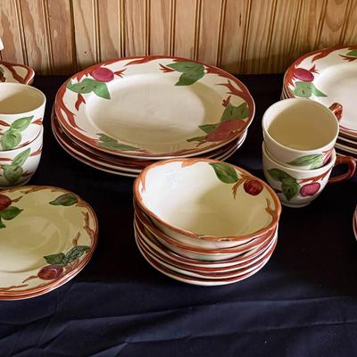 Vintage Franciscan Apple Hand-Painted Dinnerware – Plates, Bowls, Gravy Boat